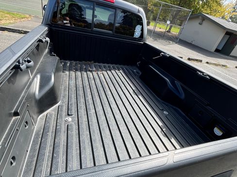 Used 2015 Toyota Tacoma PreRunner w/ TRD Sport Package RWD image 5