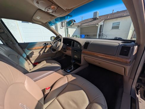 Used 1999 Lincoln Continental image 18