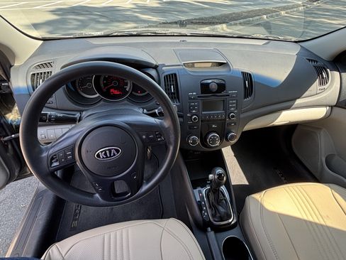 Used 2012 Kia Forte EX image 9