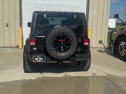 Used 2018 Jeep Wrangler Unlimited Sport S AWD/4WD image 6