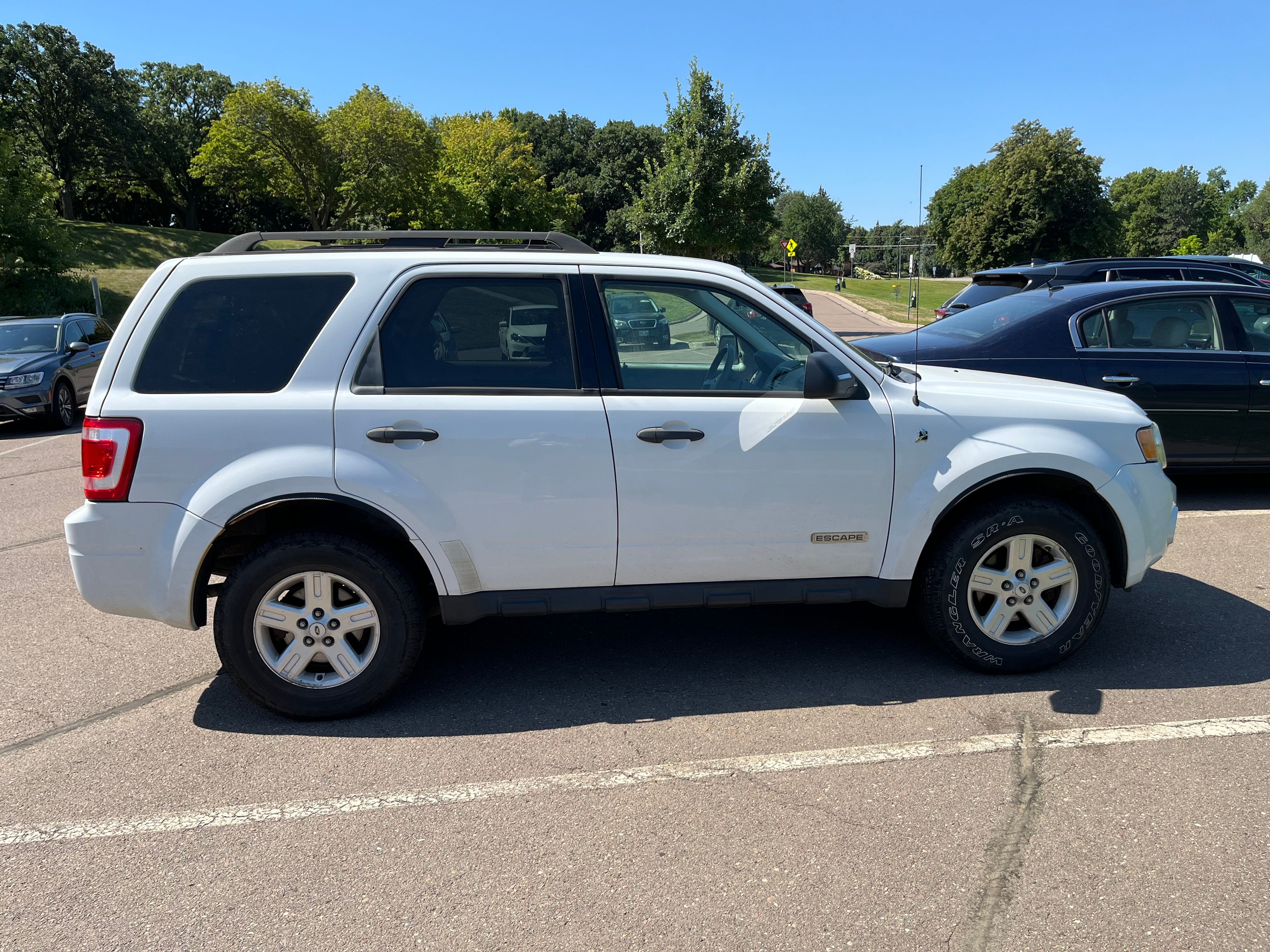 Used 2008 Ford Escape 4WD Hybrid image 2
