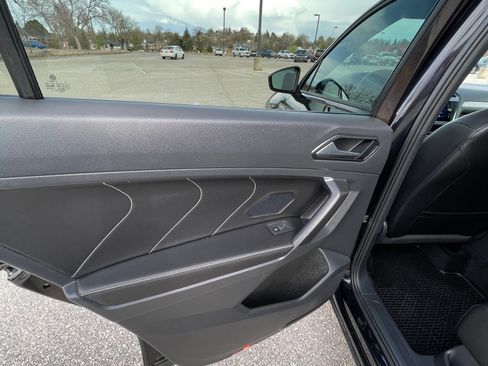 Used 2023 Volkswagen Tiguan SE R-Line image 19