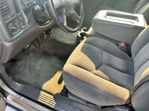 Used 2003 Chevrolet Silverado 2500 LS RWD image 24