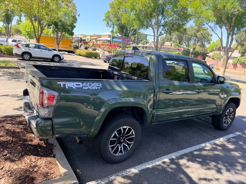 Used 2021 Toyota Tacoma TRD Sport w/ TRD Premium Sport Package AWD/4WD image 1