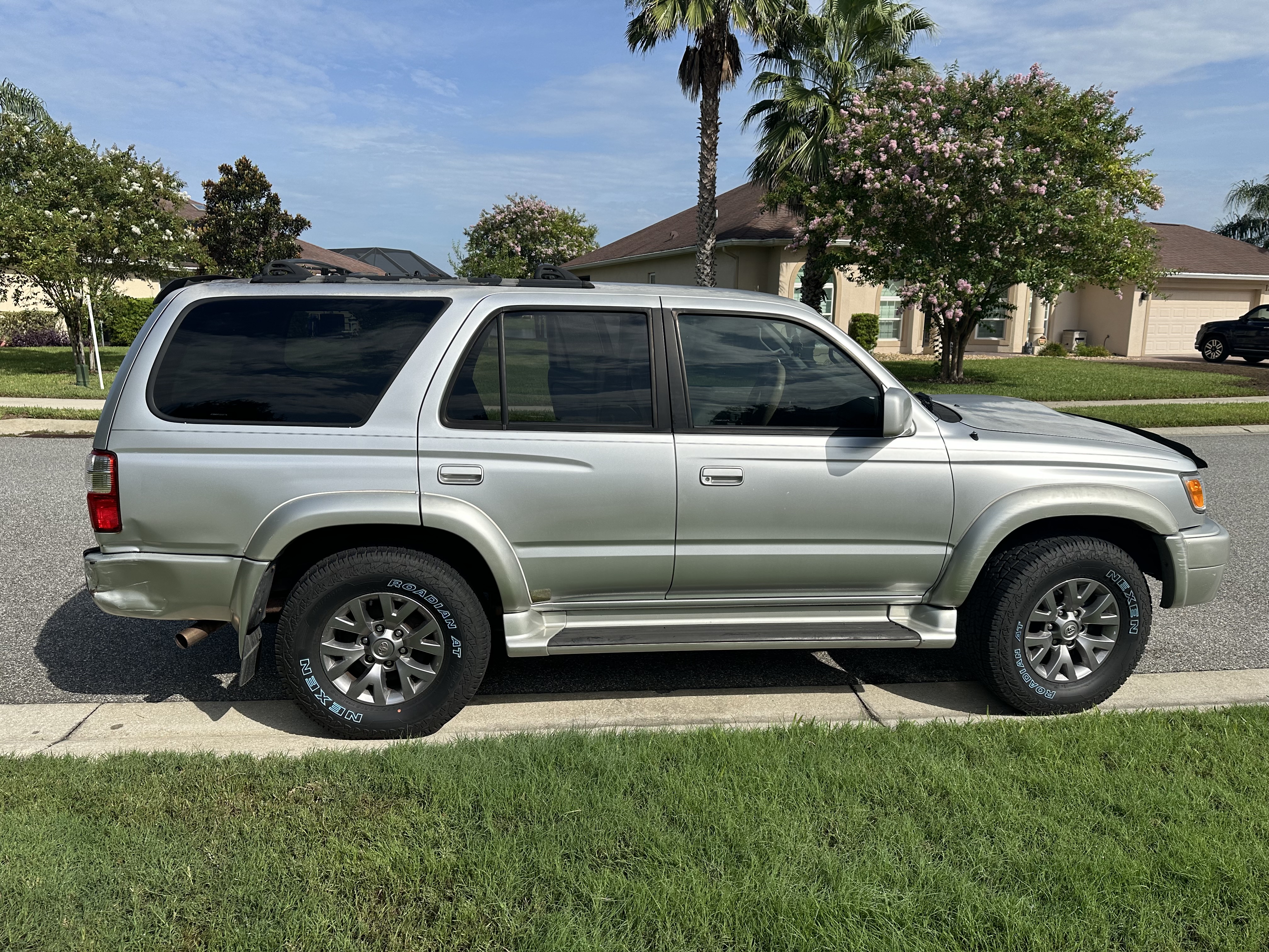 Used 2001 Toyota 4Runner SR5 RWD image 1