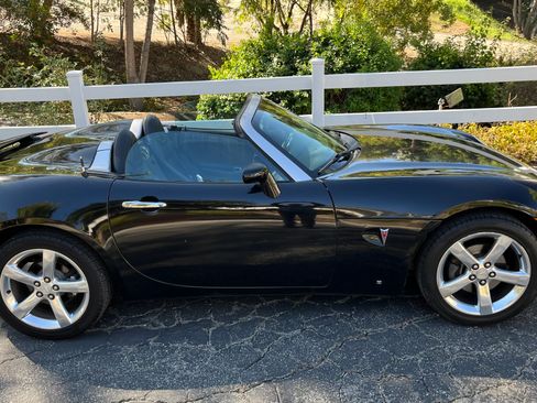 Used 2006 Pontiac Solstice Convertible w/ Premium Package image 4