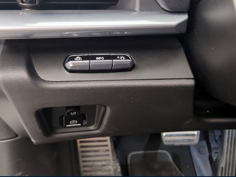 Used 2021 Chevrolet Corvette Stingray Convertible 2D w/ Z51 Performance Package image 12