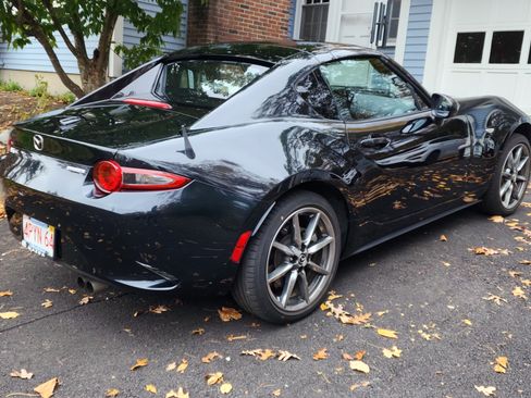 Used 2021 MAZDA MX-5 Miata RF Grand Touring image 5