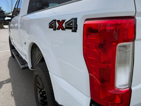 Used 2019 Ford F250 Lariat w/ Lariat Value Package image 18