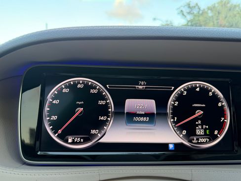Used 2015 Mercedes-Benz S 550 Sedan image 15