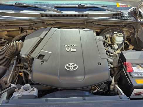 Used 2011 Toyota Tacoma PreRunner w/ TRD Off-Road Pkg w/JBL Audio image 17