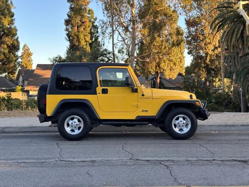 Used 2000 Jeep Wrangler SE image 13