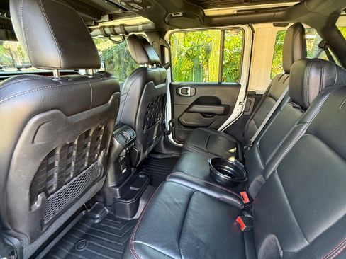 Used 2019 Jeep Wrangler Unlimited Rubicon image 16