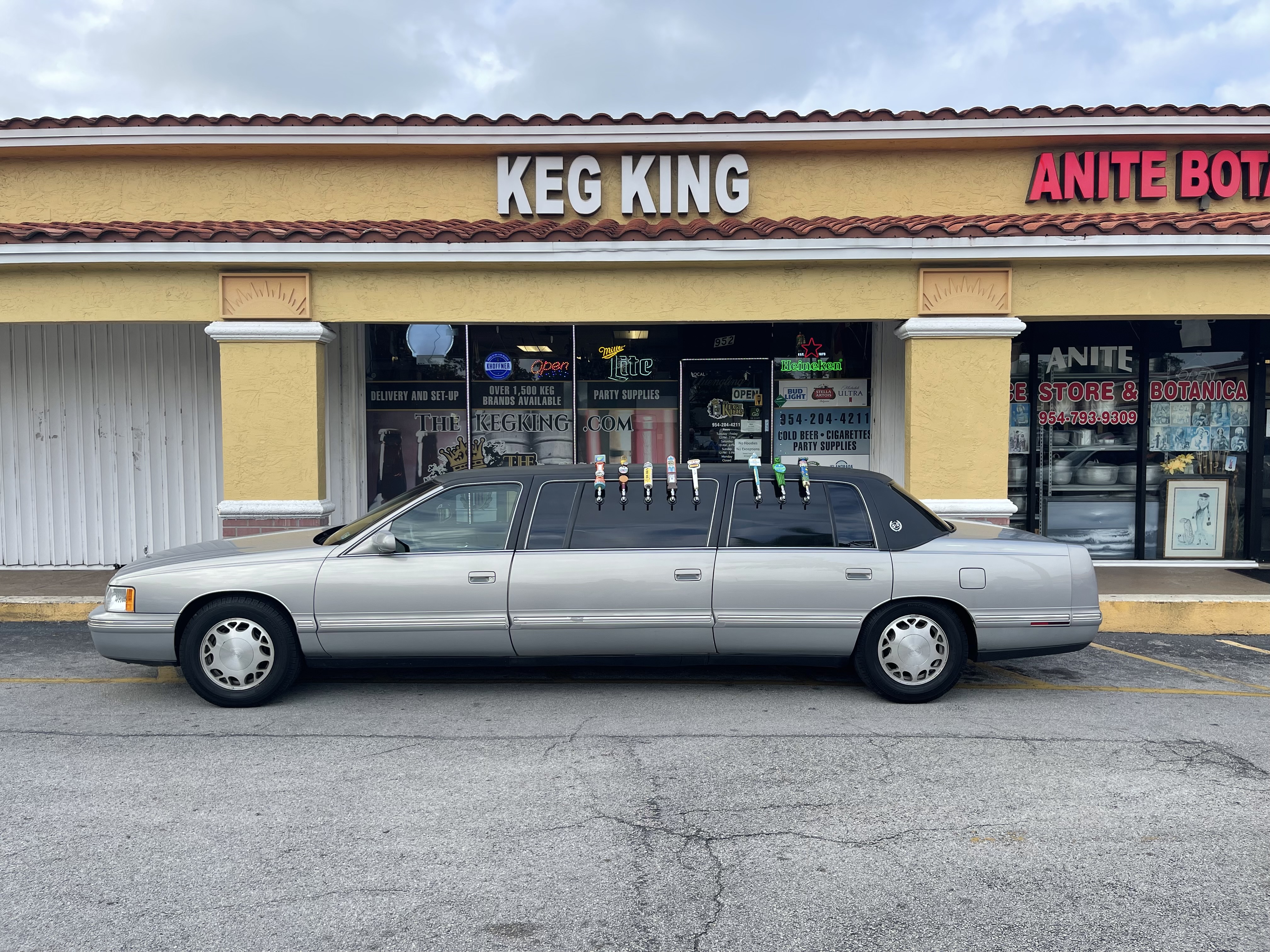 Used 1997 Cadillac De Ville Limousine FWD image 4