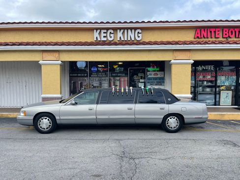 Used 1997 Cadillac De Ville Limousine image 4