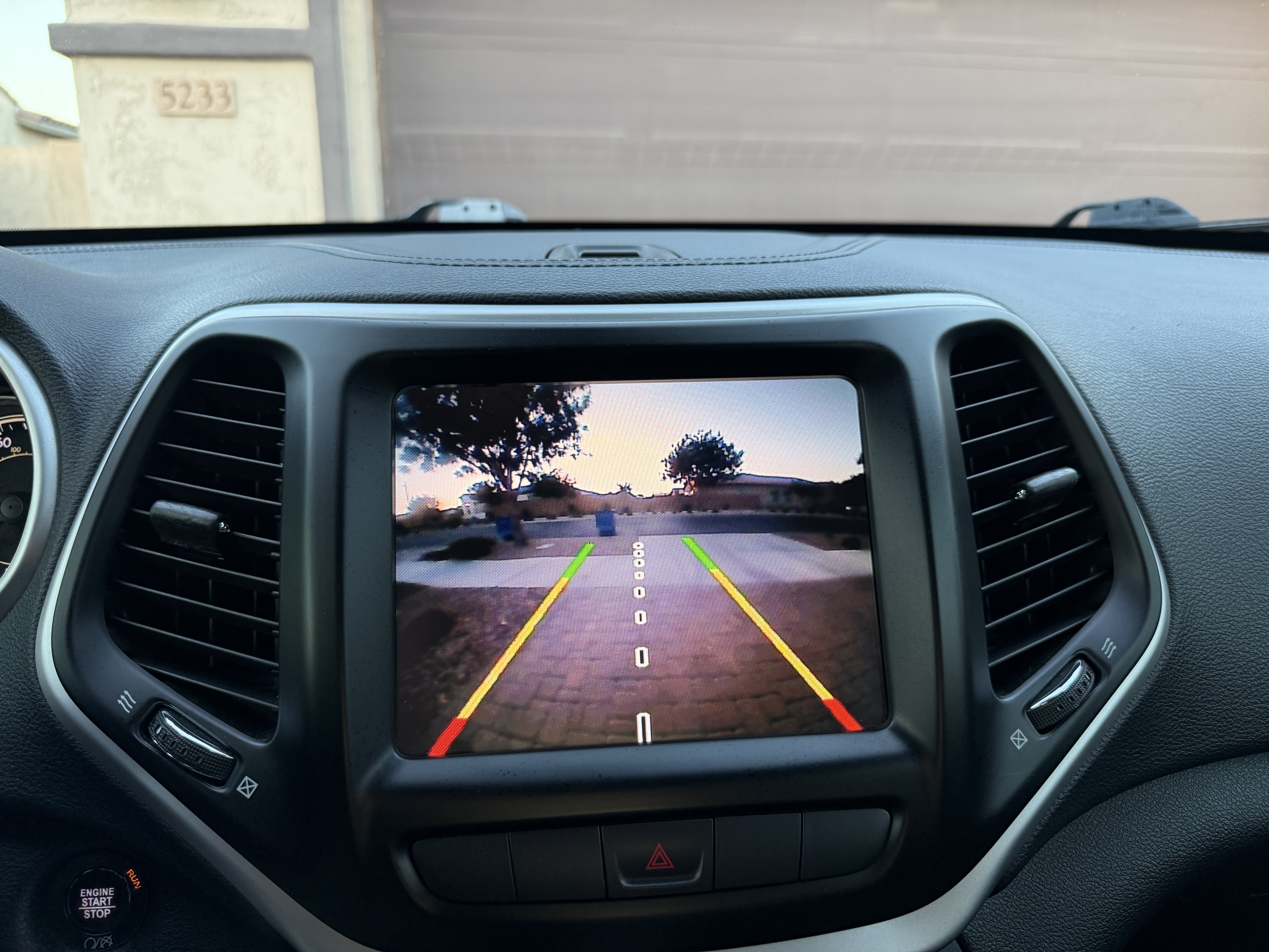 Used 2014 Jeep Cherokee Limited w/ Luxury Group FWD image 11