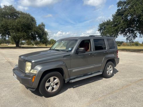 Used 2012 Jeep Liberty Sport w/ Popular Equipment Group RWD image 1