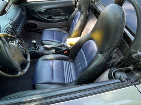 Used 2000 Porsche Boxster RWD image 5