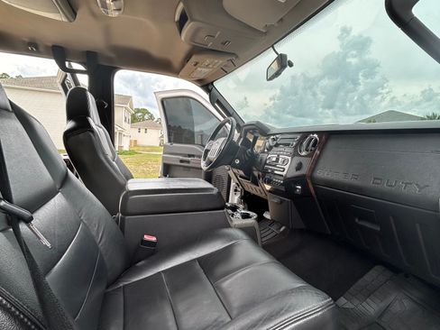 Used 2010 Ford F250 Lariat AWD/4WD image 11