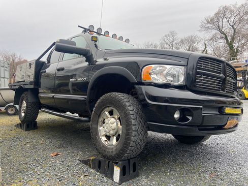 Used 2005 Dodge Ram 2500 Truck SLT w/ Sport Appearance Group image 6