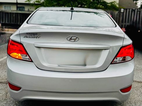 Used 2017 Hyundai Accent SE FWD image 2