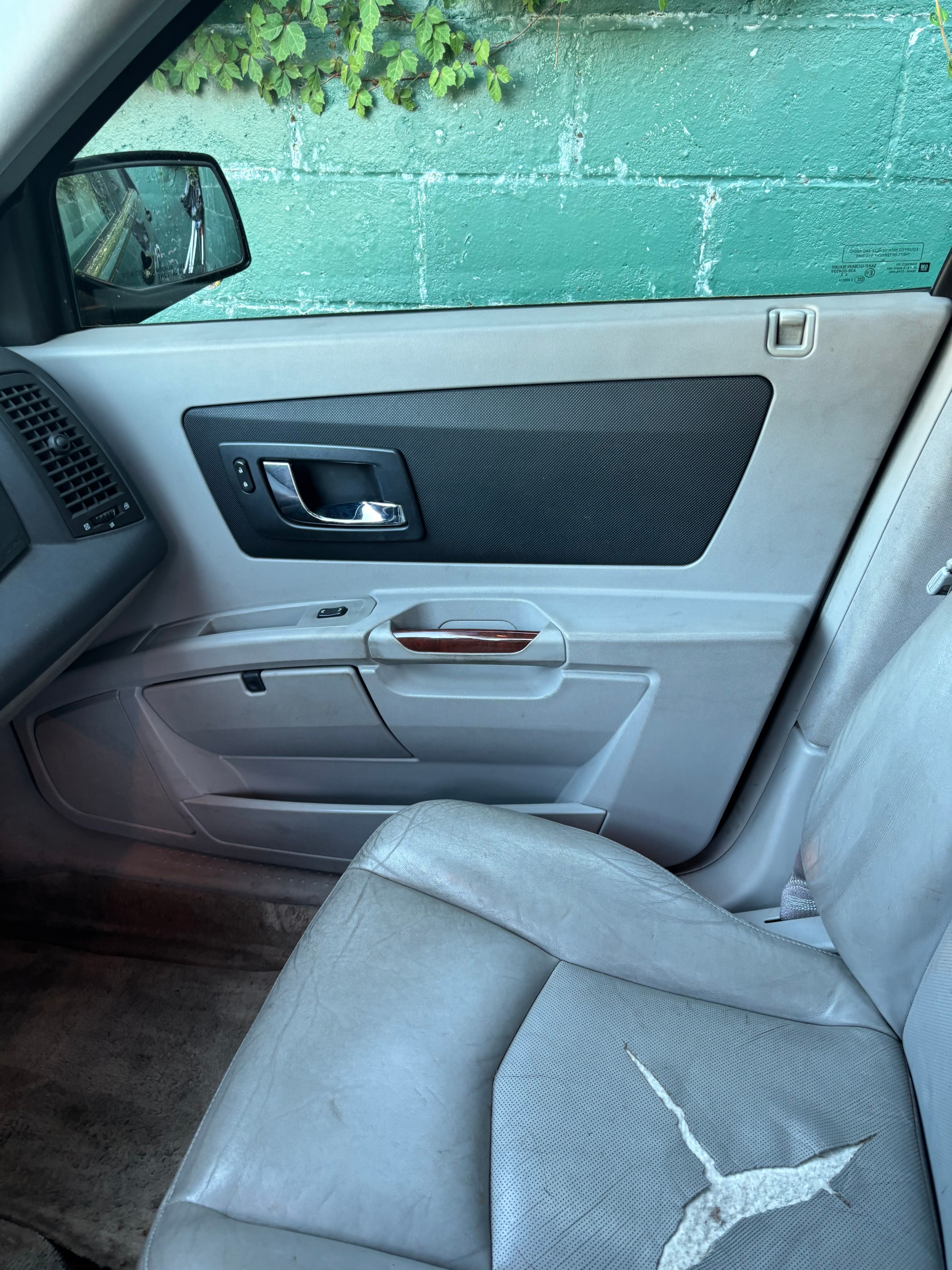 Used 2005 Cadillac SRX w/ Preferred Equipment Group AWD/4WD image 13