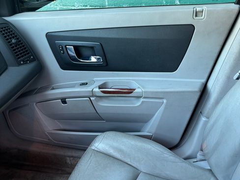 Used 2005 Cadillac SRX w/ Preferred Equipment Group AWD/4WD image 13