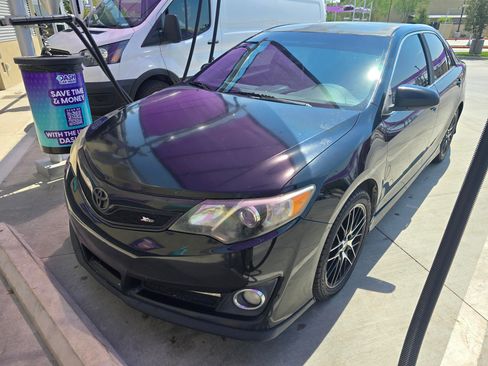 Used 2013 Toyota Camry SE image 1