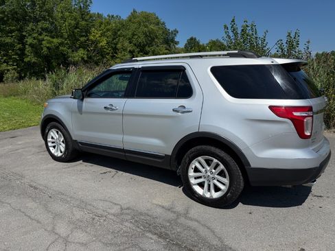 Used 2013 Ford Explorer XLT AWD/4WD image 10