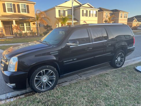 Used 2012 Cadillac Escalade ESV Premium image 15