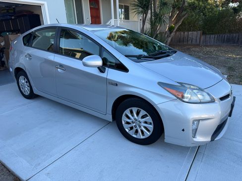 Used 2012 Toyota Prius Prime Advanced image 4