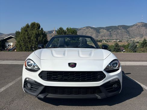 Used 2017 FIAT 124 Spider Abarth RWD image 4