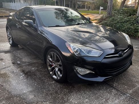 Used 2015 Hyundai Genesis 3.8 image 12