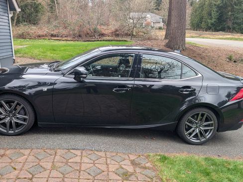 Used 2018 Lexus IS 300 F Sport w/ F Sport Package image 4