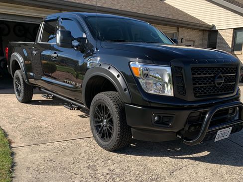 Used 2018 Nissan Titan S image 4