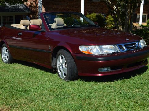 Used 2003 Saab 9-3 SE image 2