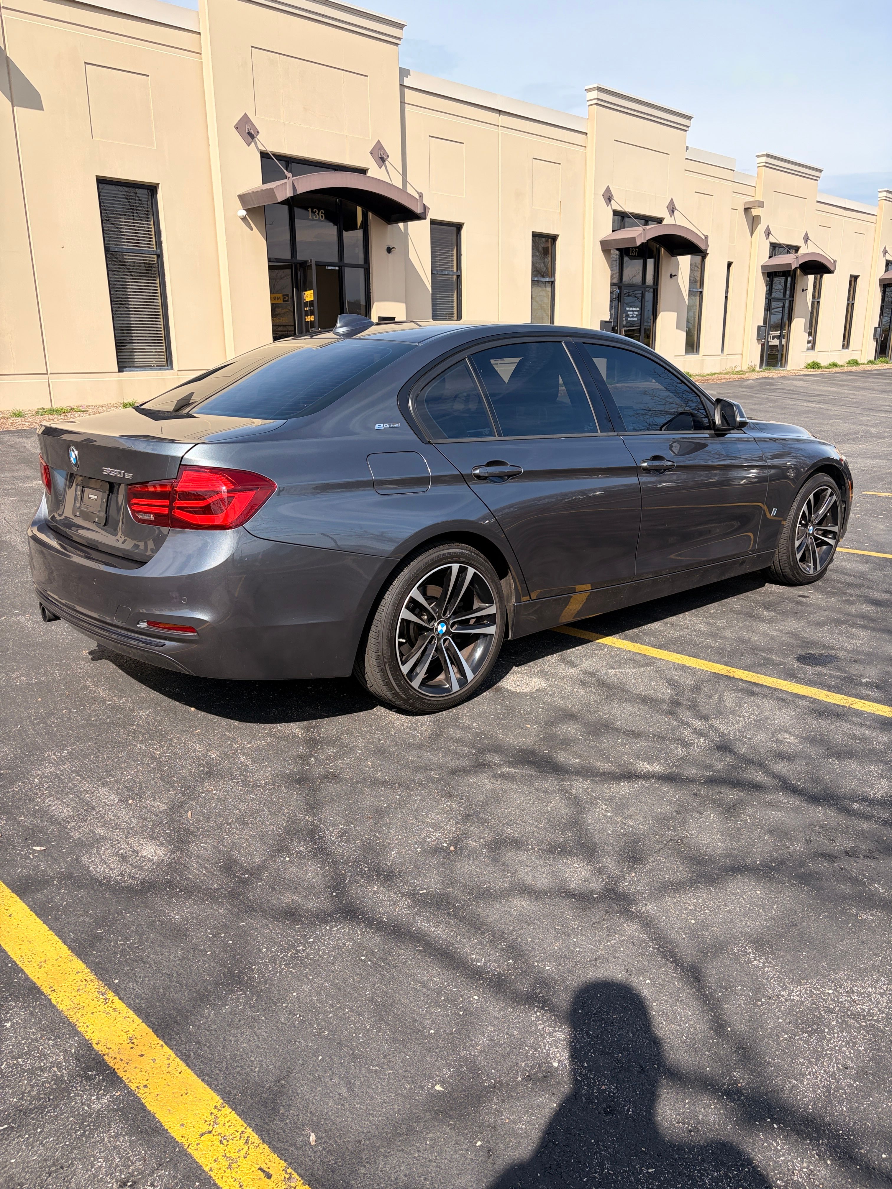 Used 2018 BMW 330e RWD image 5