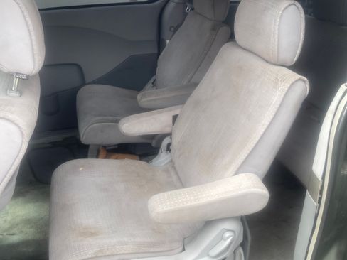 Used 2006 Nissan Quest w/ (S01) Seat Pkg image 9