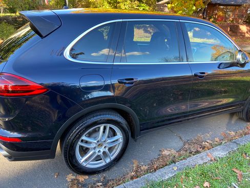 Used 2016 Porsche Cayenne image 8