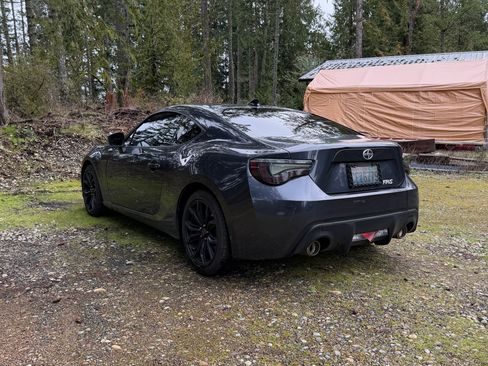 Used 2015 Scion FR-S image 2