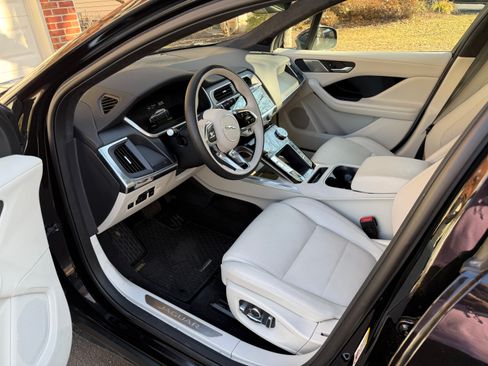 Used 2024 Jaguar I-PACE R-Dynamic HSE image 5