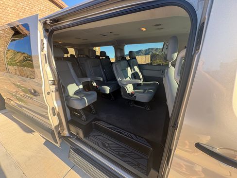 Used 2017 Ford Transit 150 XLT image 5