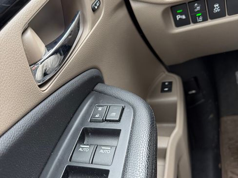 Used 2019 Honda Pilot Touring image 12