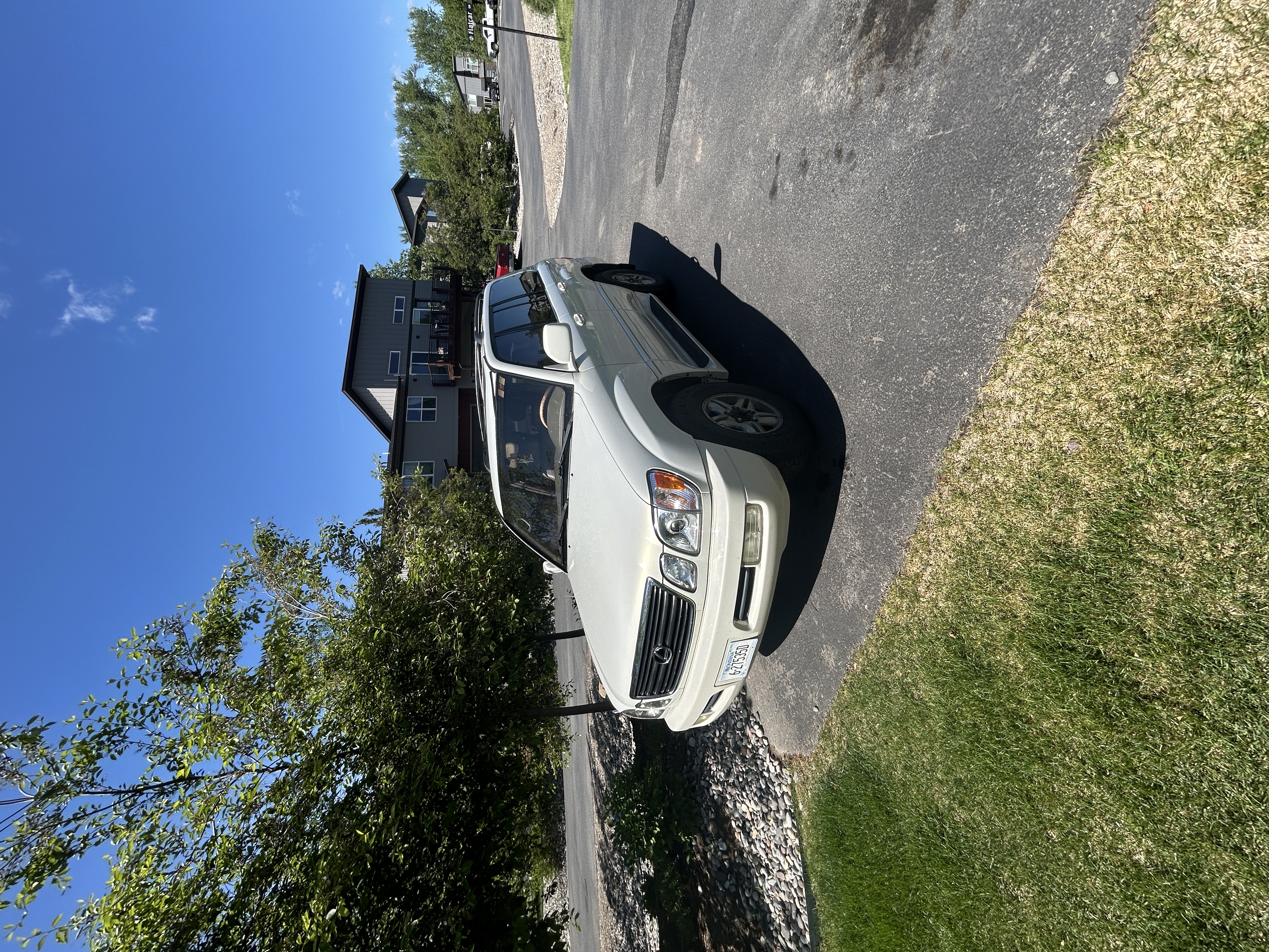 Used 2000 Lexus LX 470 4WD image 2