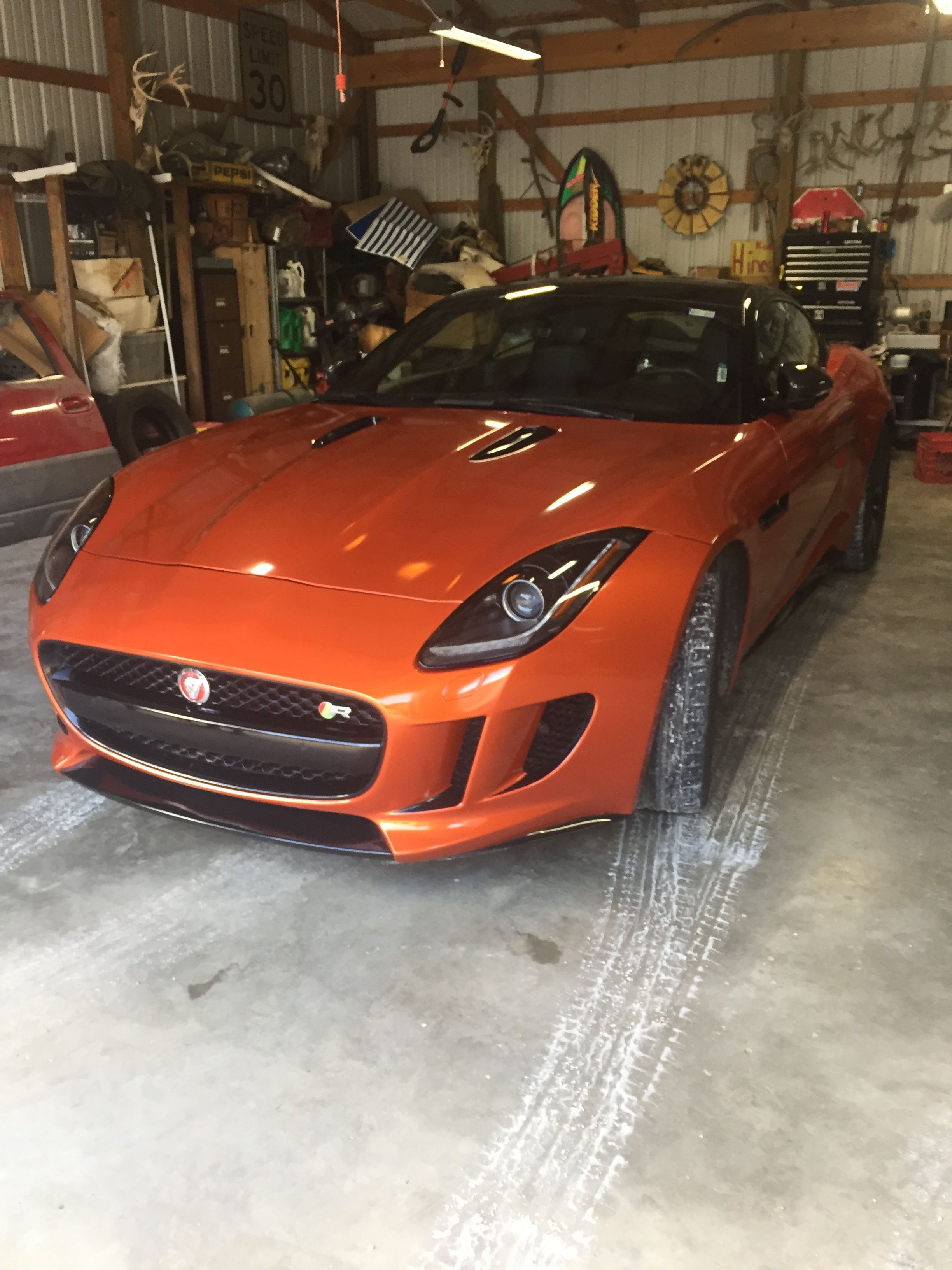 Used 2015 Jaguar F-TYPE R RWD image 2