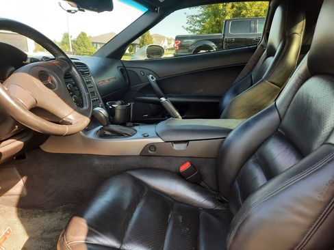 Used 2006 Chevrolet Corvette Coupe w/ Preferred Equipment Group image 9