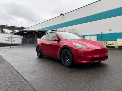 Used 2023 Tesla Model Y Performance image 1