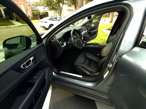 Used 2021 Volvo V60 T5 Cross Country w/ Climate Package image 2