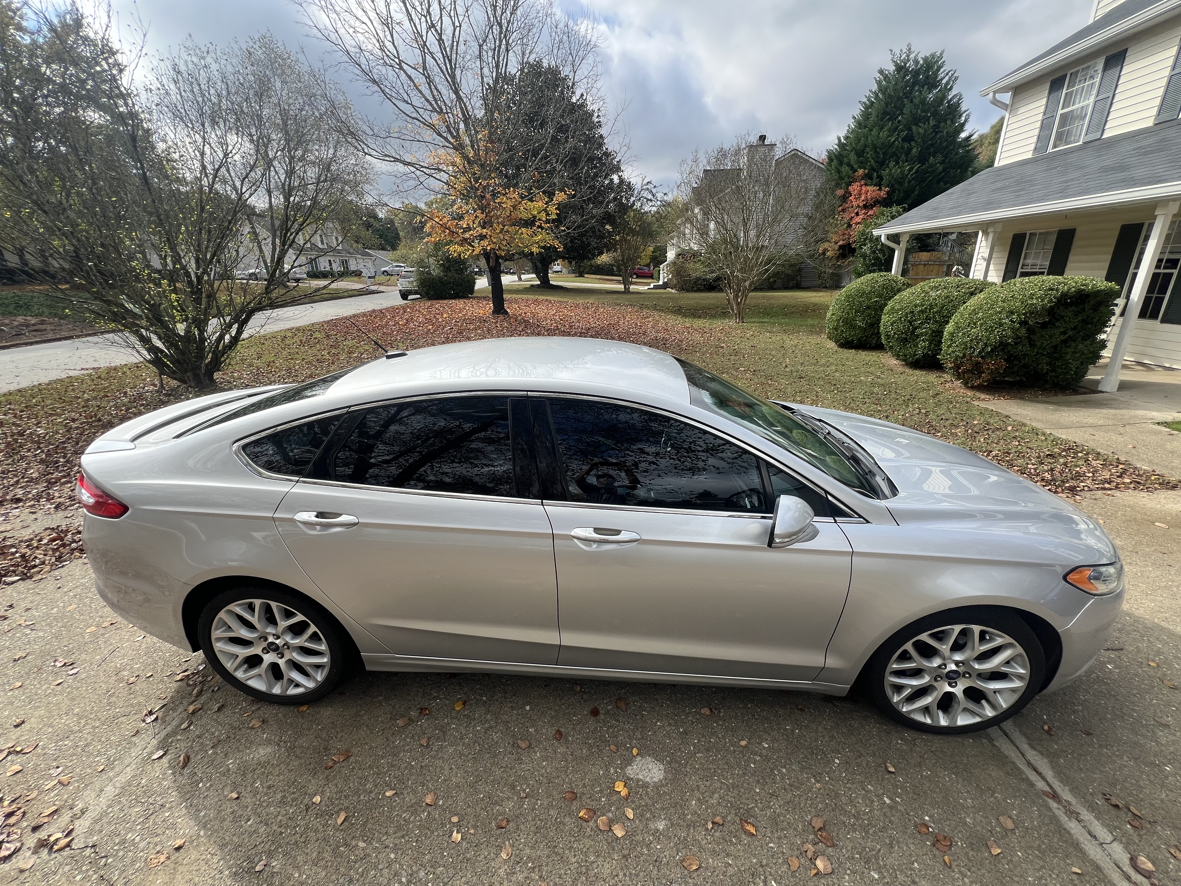 Used 2014 Ford Fusion Titanium FWD image 4