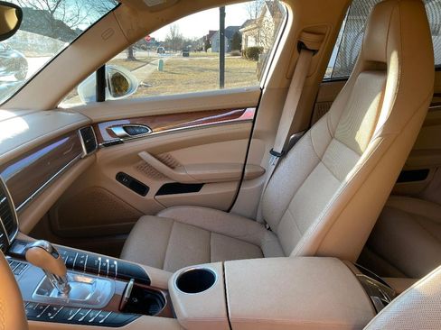 Used 2013 Porsche Panamera S w/ Premium Pkg Plus image 22